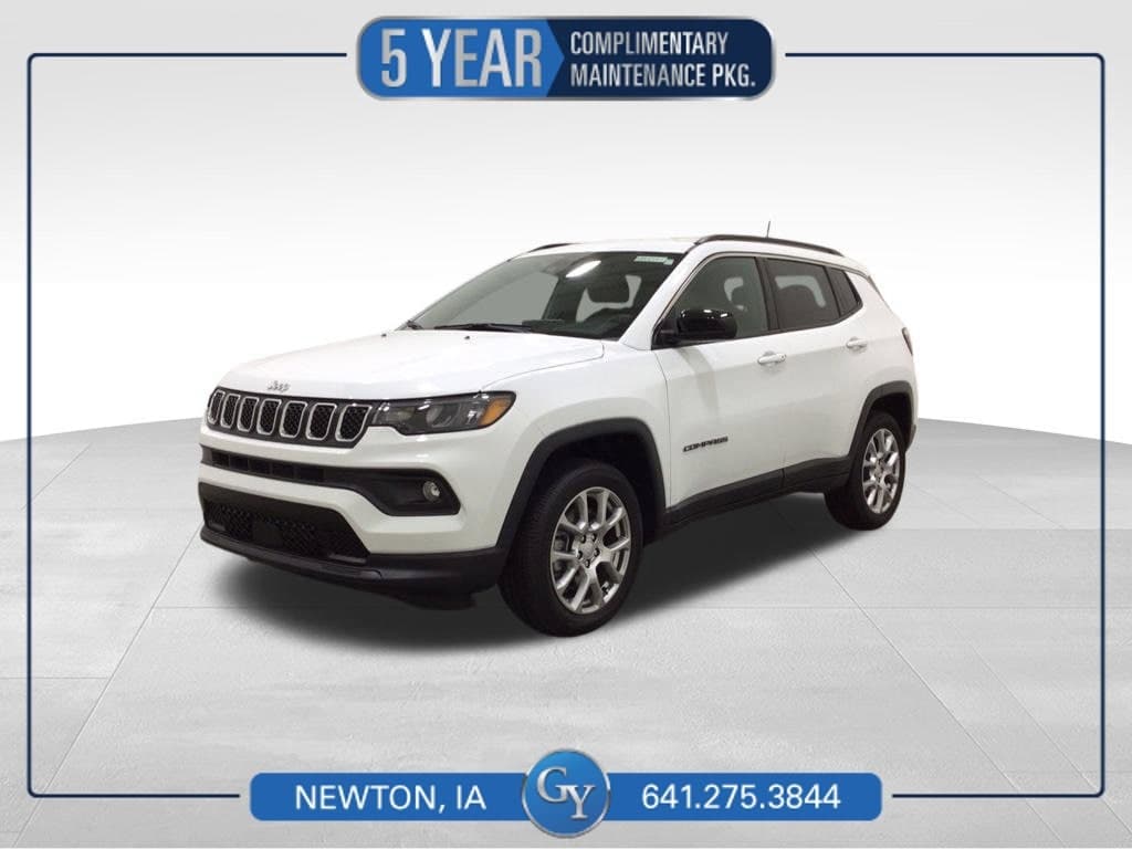 2023 Jeep Compass Latitude Lux — photo 1 of 32