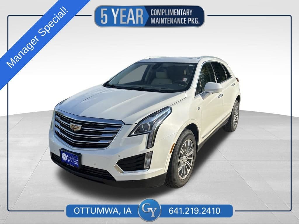 2017 Cadillac XT5 Luxury AWD — photo 1 of 35