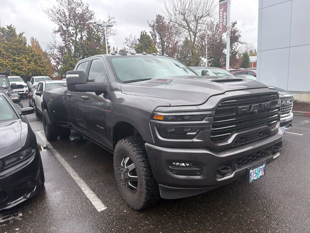 2025 RAM 3500 Laramie — photo 1 of 9