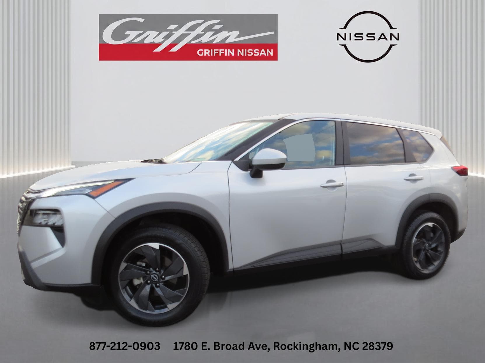 2025 Nissan Rogue SV — photo 1 of 30