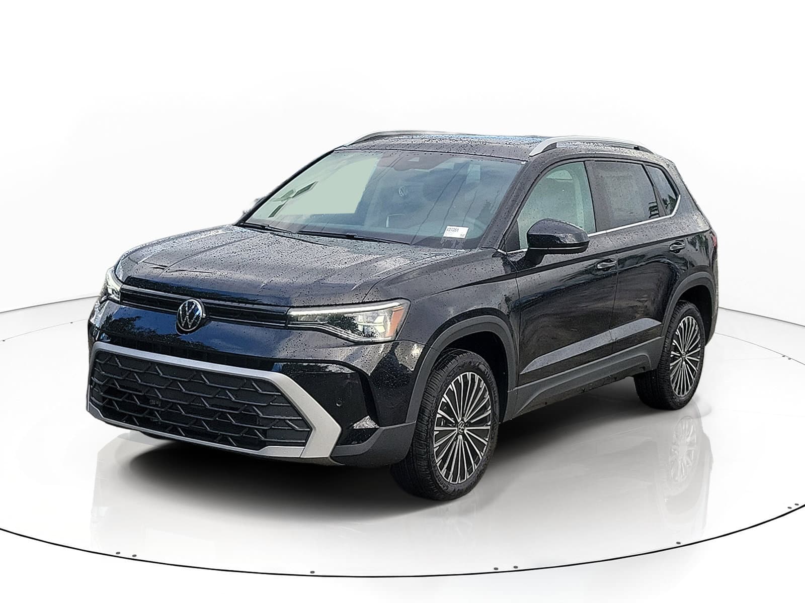 2027 Volkswagen Taos SE — photo 1 of 25