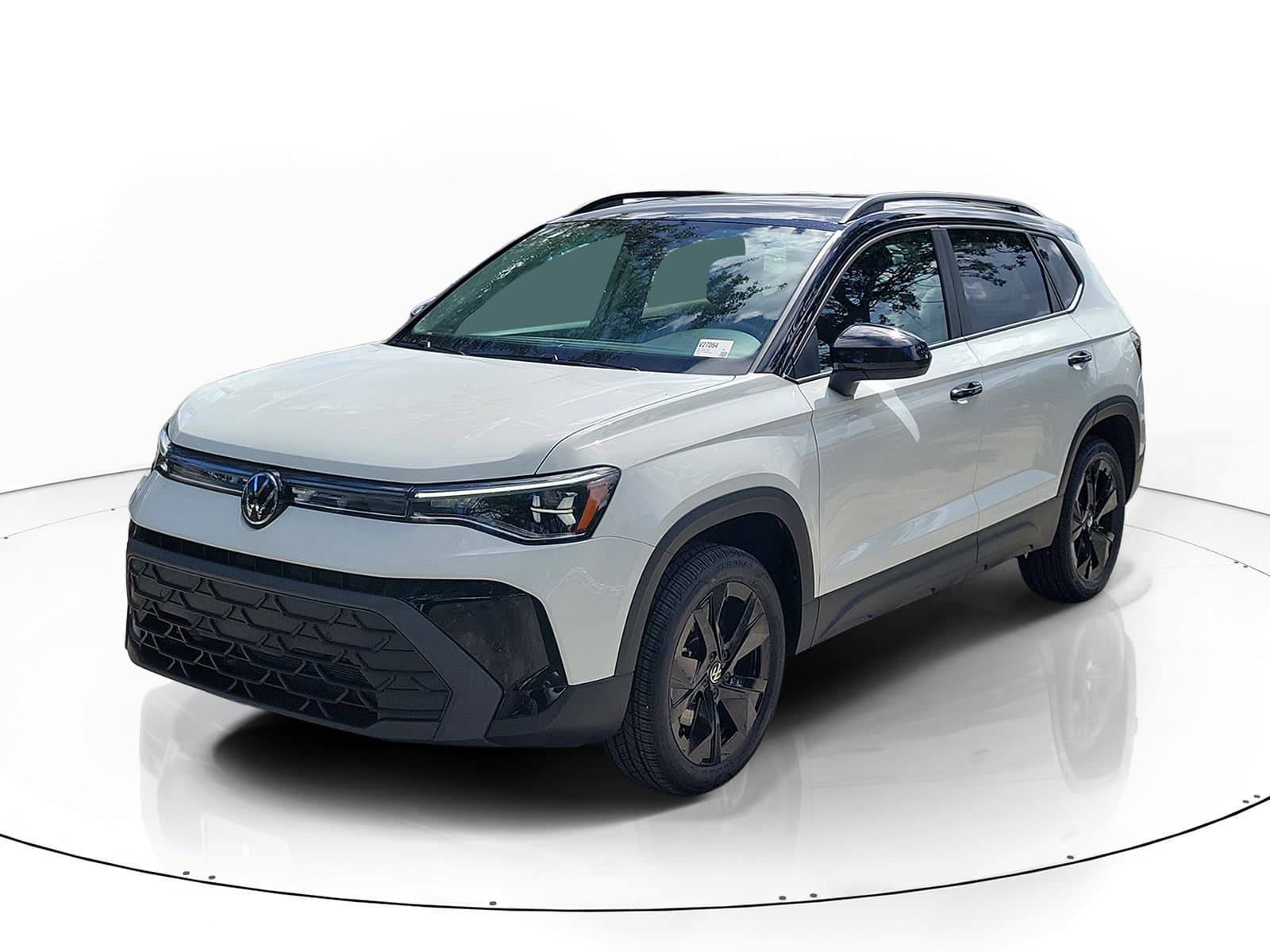 2027 Volkswagen Taos SE Black — photo 1 of 25