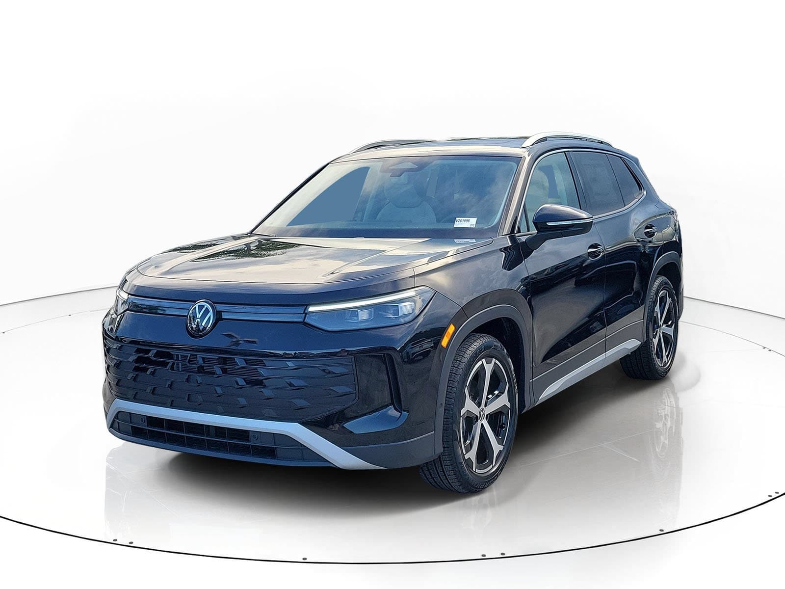 2026 Volkswagen Tiguan SE — photo 1 of 26