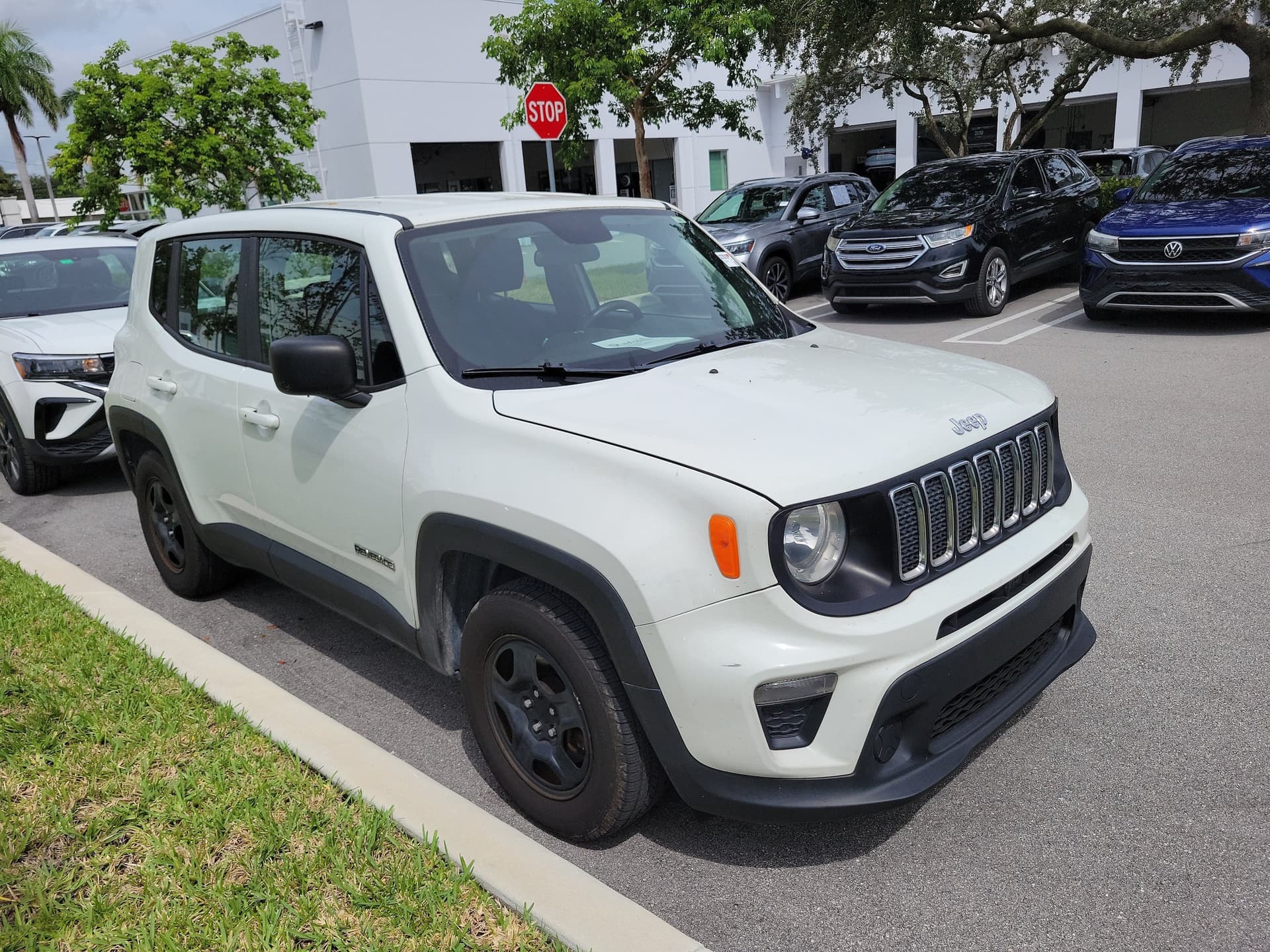 2020 Jeep Renegade Sport — photo 1 of 4
