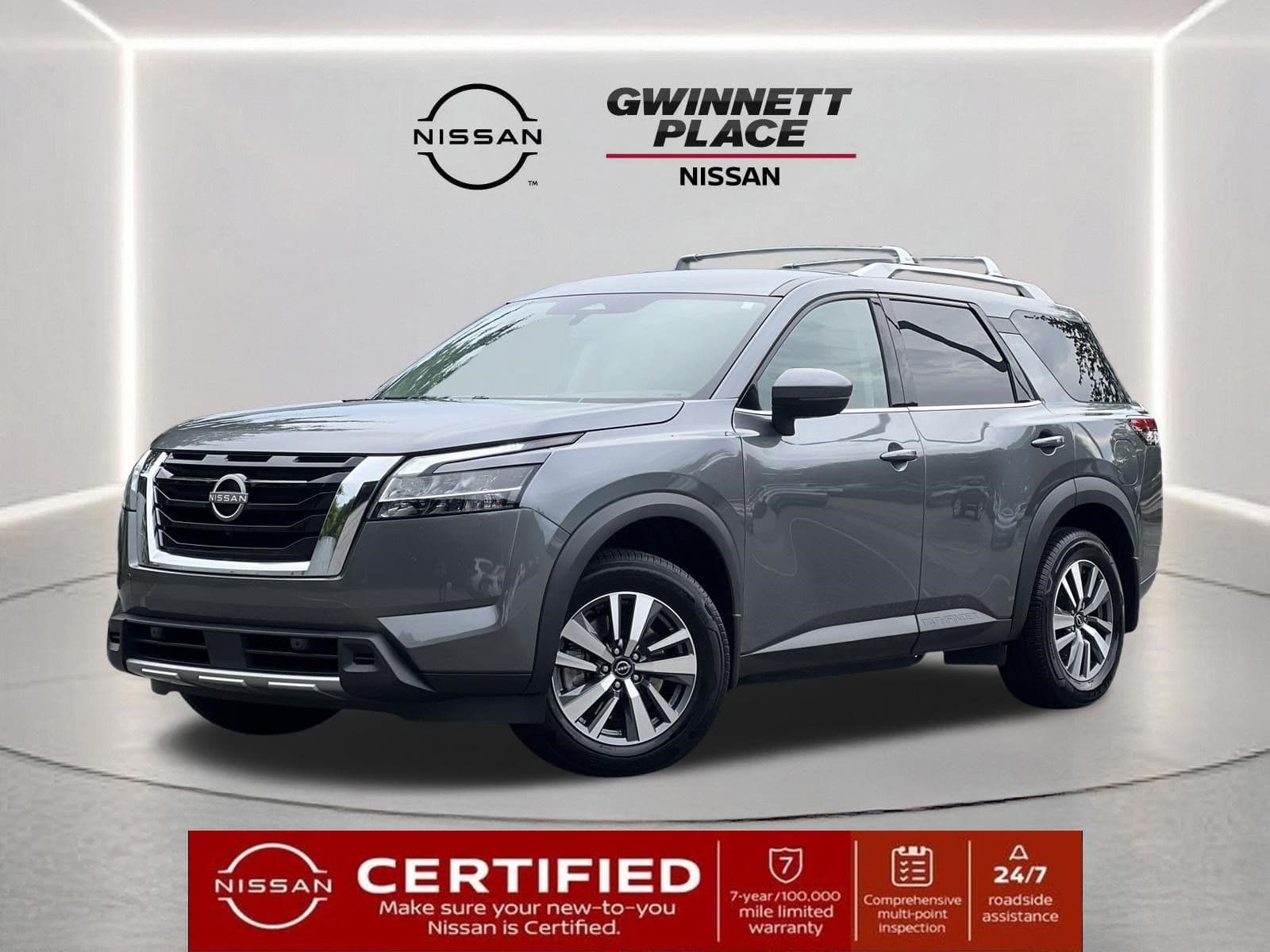 2024 Nissan Pathfinder SL — photo 1 of 31