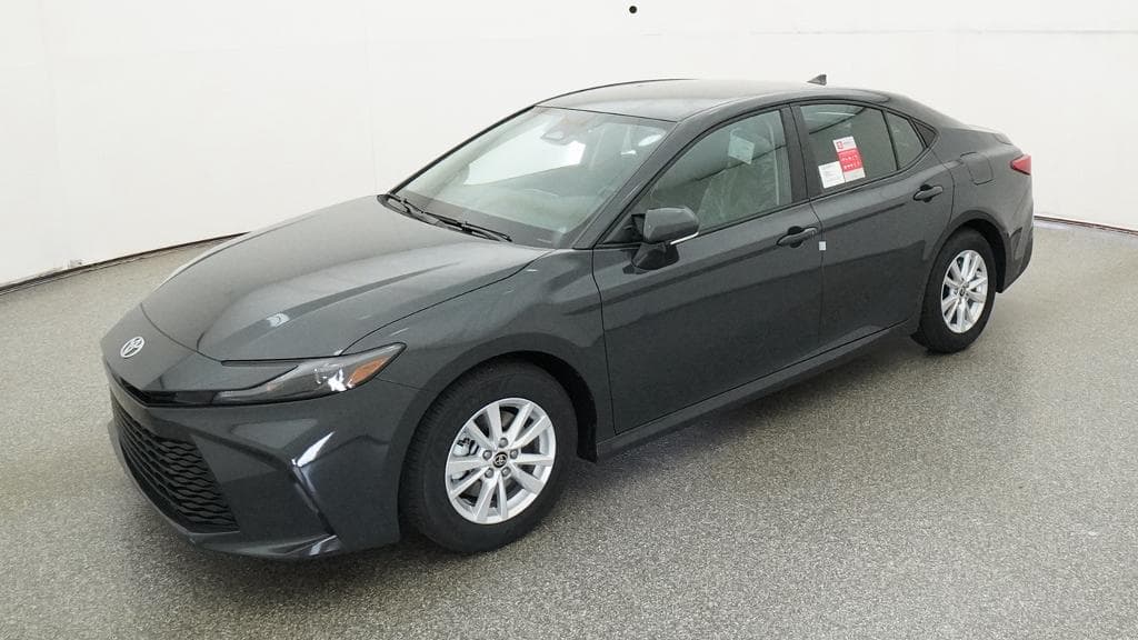 2026 Toyota Camry LE — photo 1 of 33