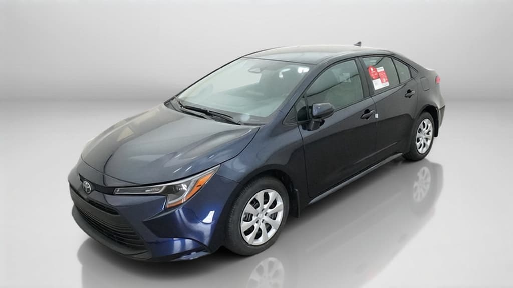 2027 Toyota Corolla LE — photo 1 of 17