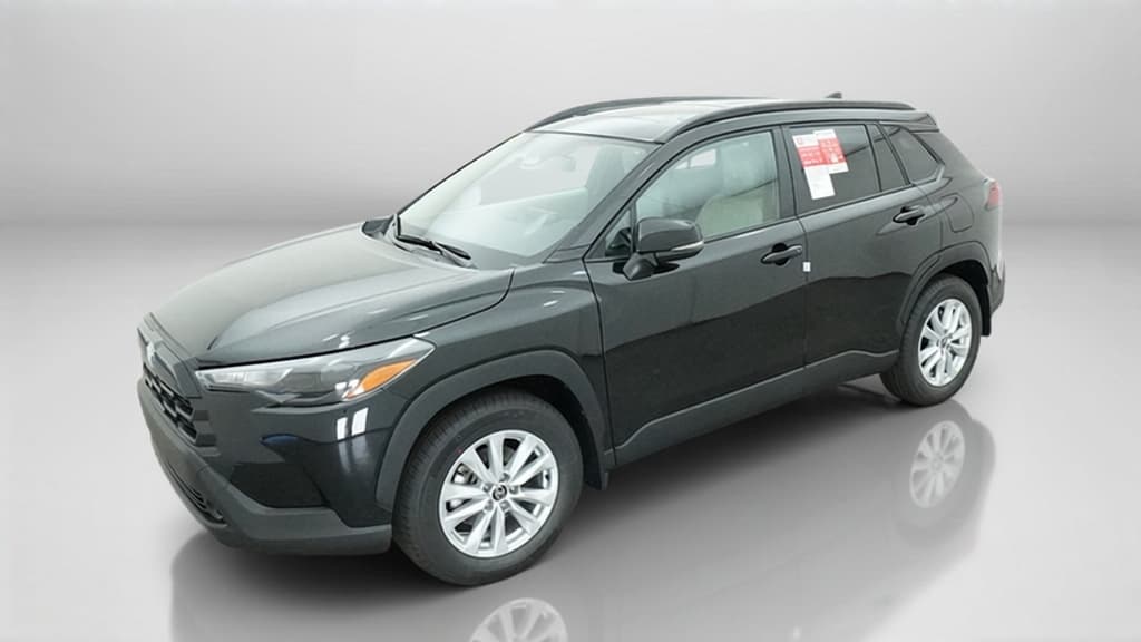 2026 Toyota Corolla Cross LE — photo 1 of 17