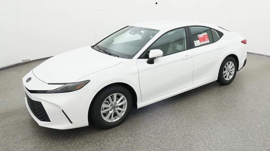 2026 Toyota Camry LE — photo 1 of 33