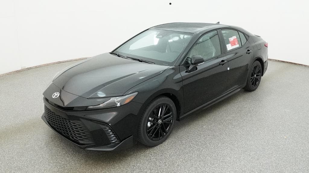 2026 Toyota Camry SE — photo 1 of 33
