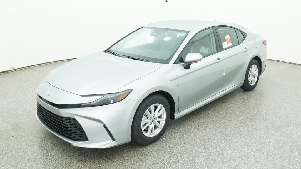 2026 Toyota Camry LE — photo 1 of 33