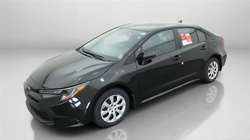 2027 Toyota Corolla LE — photo 1 of 17
