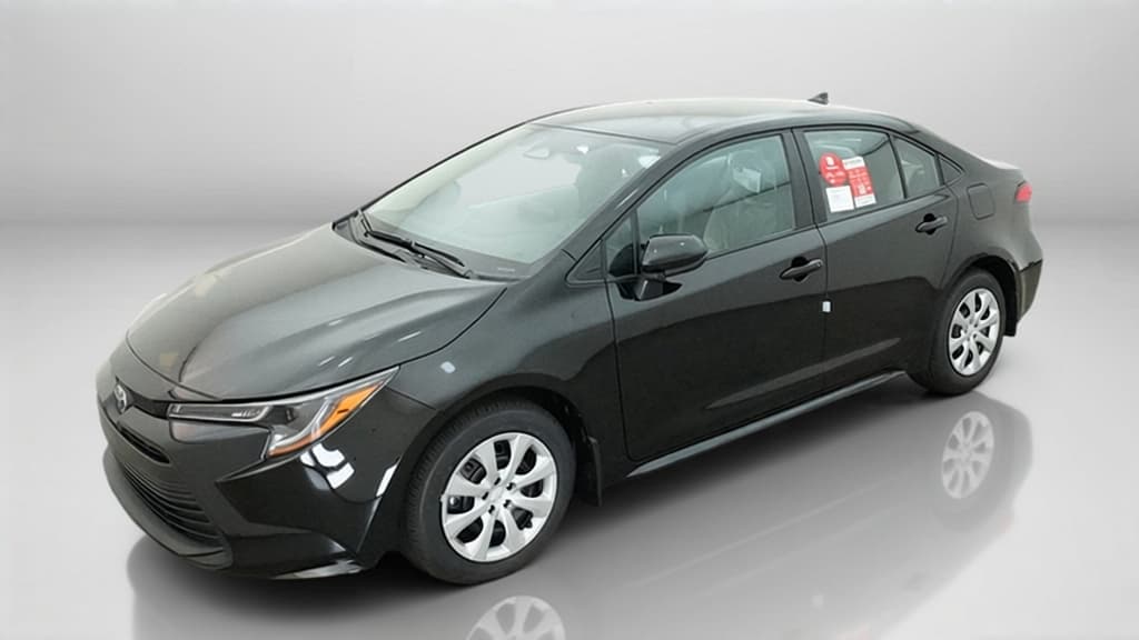 2027 Toyota Corolla LE — photo 1 of 17