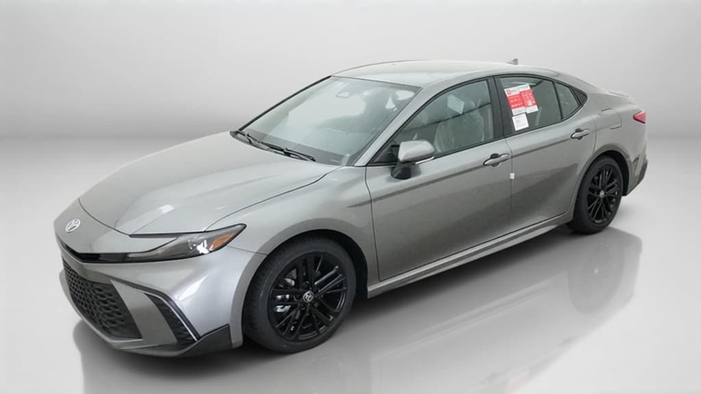 2026 Toyota Camry SE — photo 1 of 17