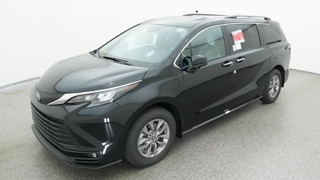 2026 Toyota Sienna XLE — photo 1 of 33