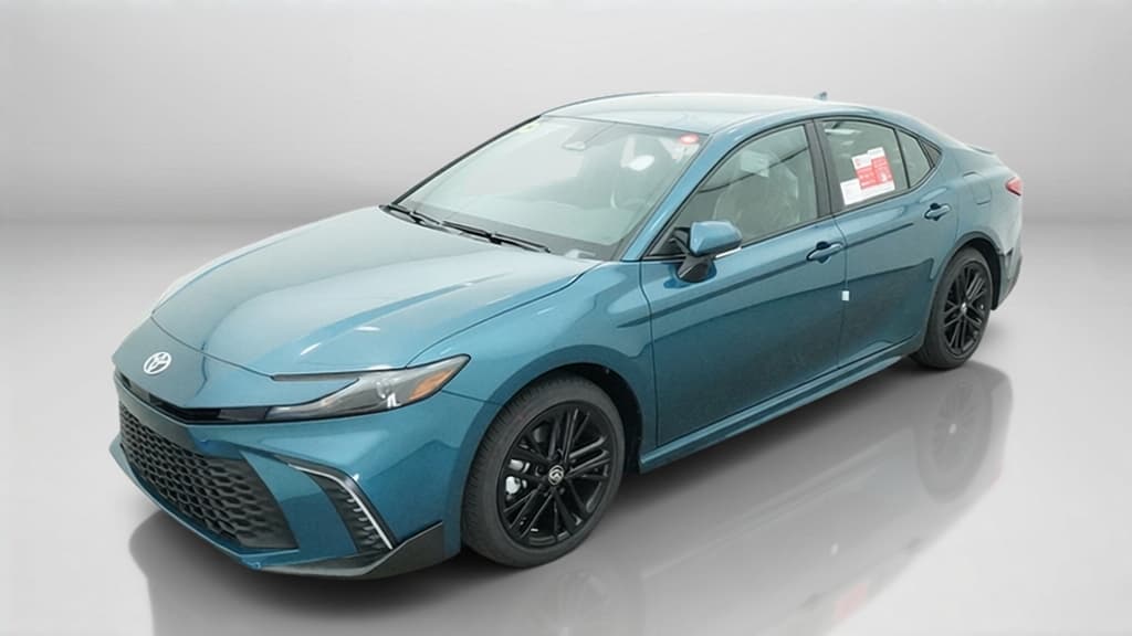 2026 Toyota Camry SE — photo 1 of 17
