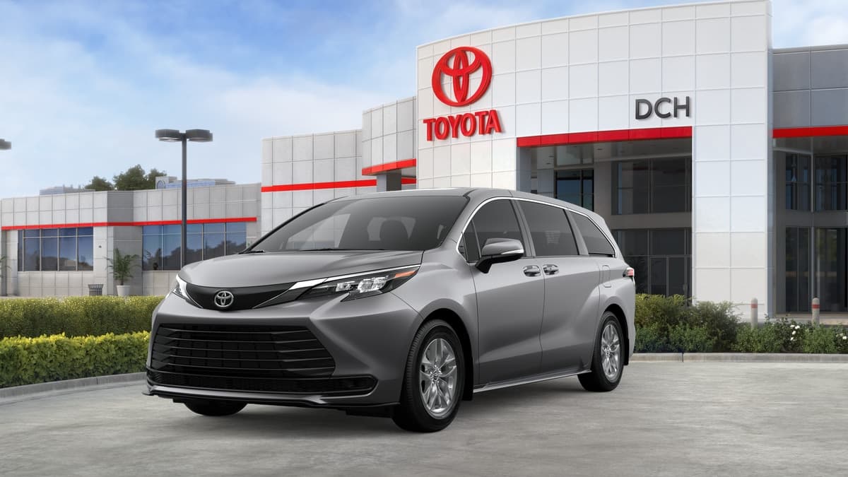 2026 Toyota Sienna LE — photo 1 of 22
