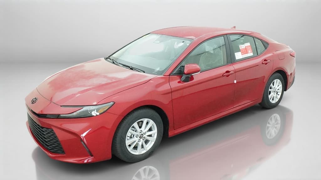 2026 Toyota Camry LE — photo 1 of 17