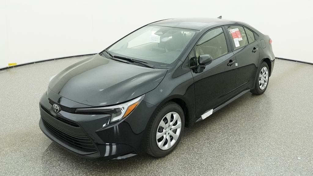 2026 Toyota Corolla Hybrid LE — photo 1 of 33