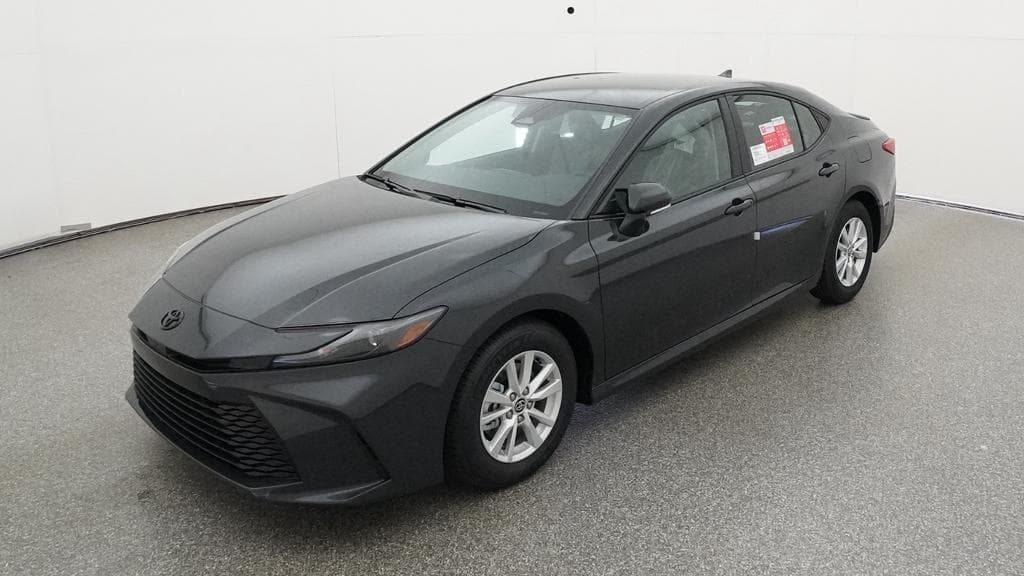 2026 Toyota Camry LE — photo 1 of 33