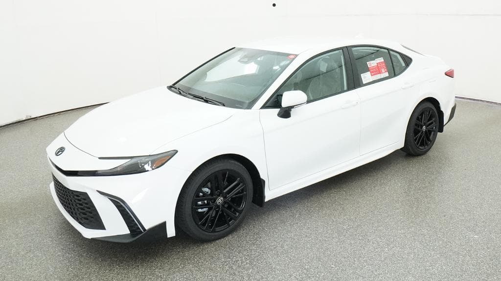 2026 Toyota Camry SE — photo 1 of 33