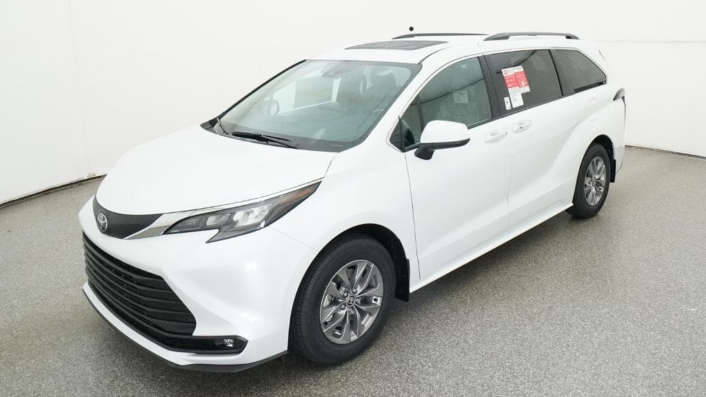 2026 Toyota Sienna XLE — photo 1 of 33