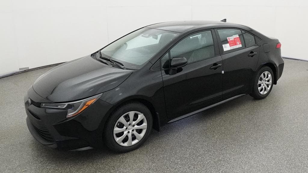2026 Toyota Corolla LE — photo 1 of 33