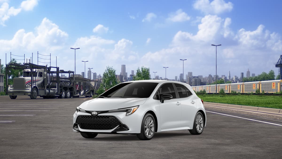 2027 Toyota Corolla Hatchback SE — photo 1 of 22