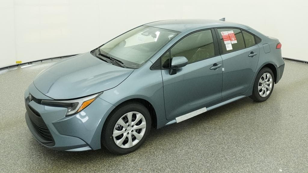 2026 Toyota Corolla Hybrid LE — photo 1 of 33