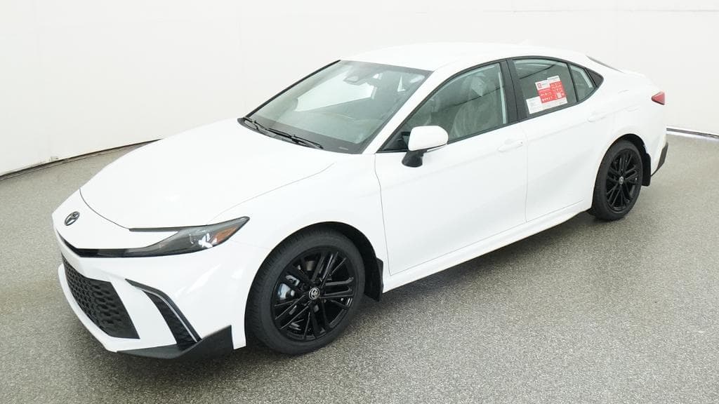 2026 Toyota Camry SE — photo 1 of 33