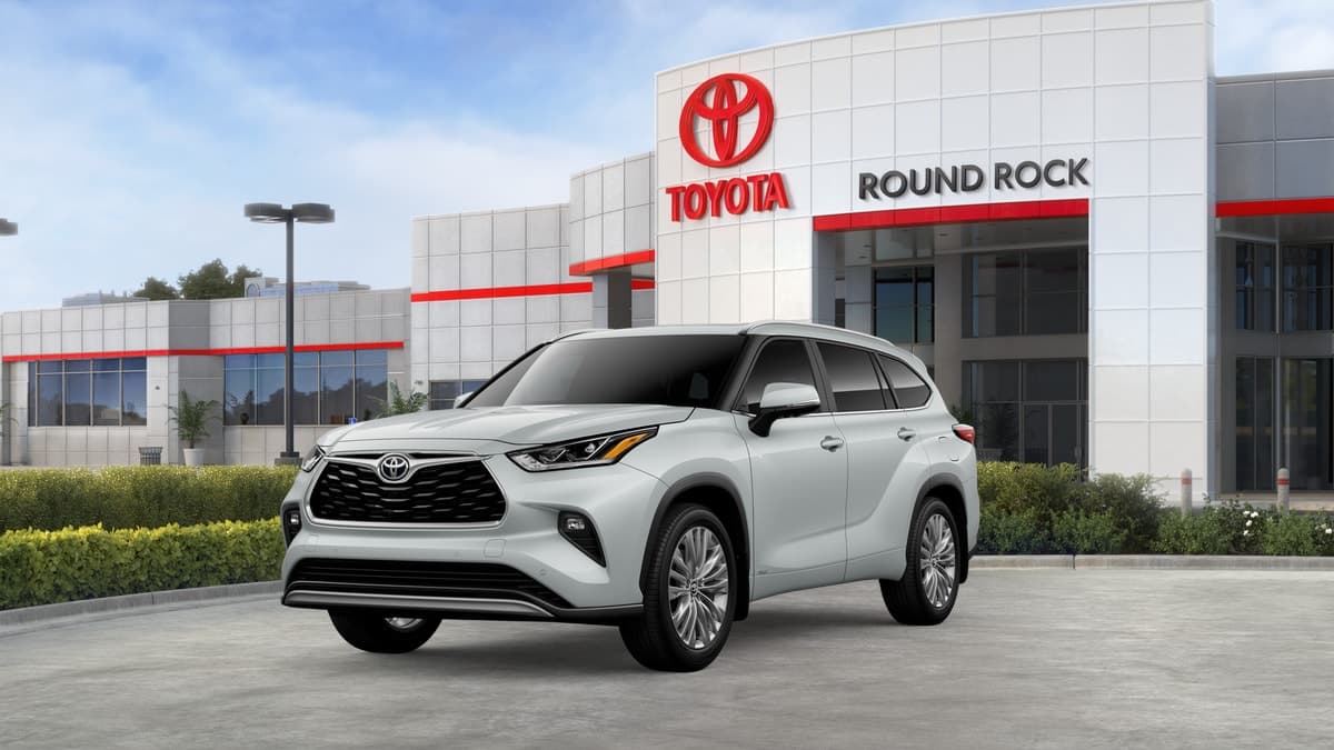 2026 Toyota Highlander Hybrid Platinum — photo 1 of 22