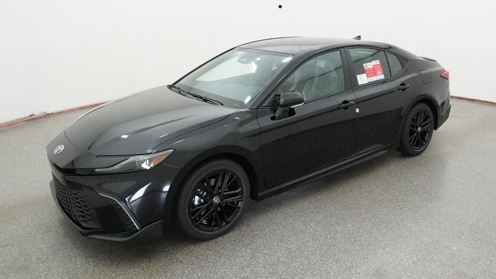 2026 Toyota Camry SE — photo 1 of 33