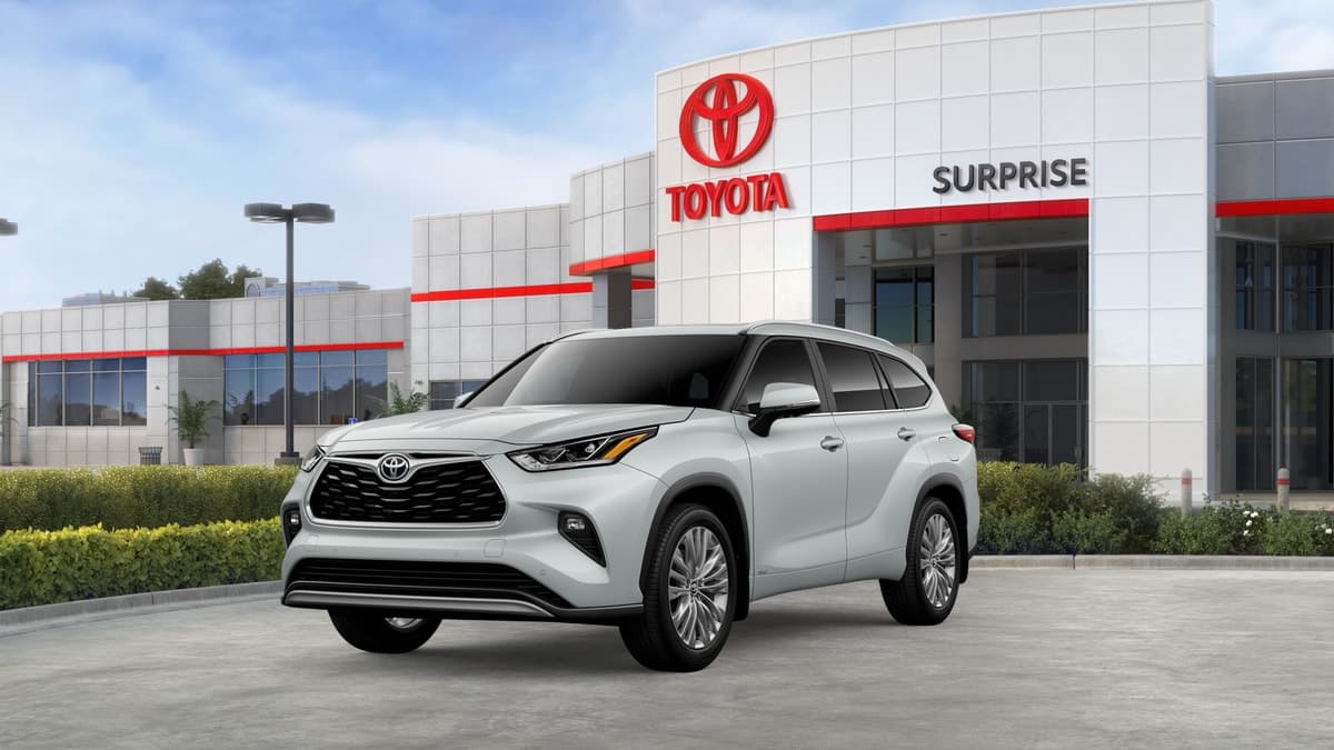 2026 Toyota Highlander Hybrid Platinum — photo 1 of 22