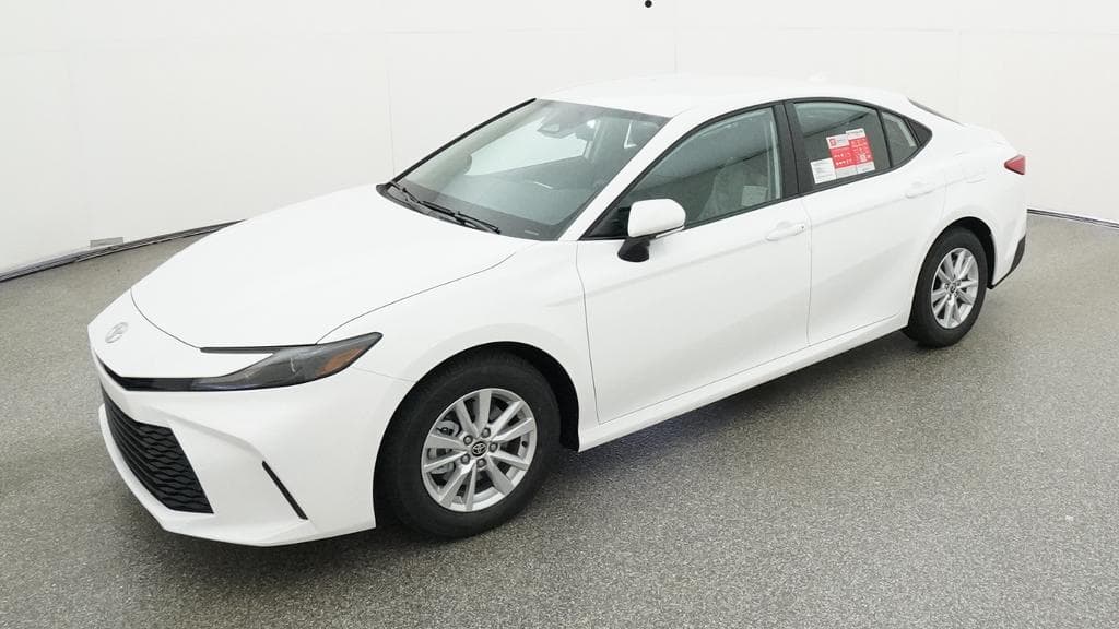 2026 Toyota Camry LE — photo 1 of 33
