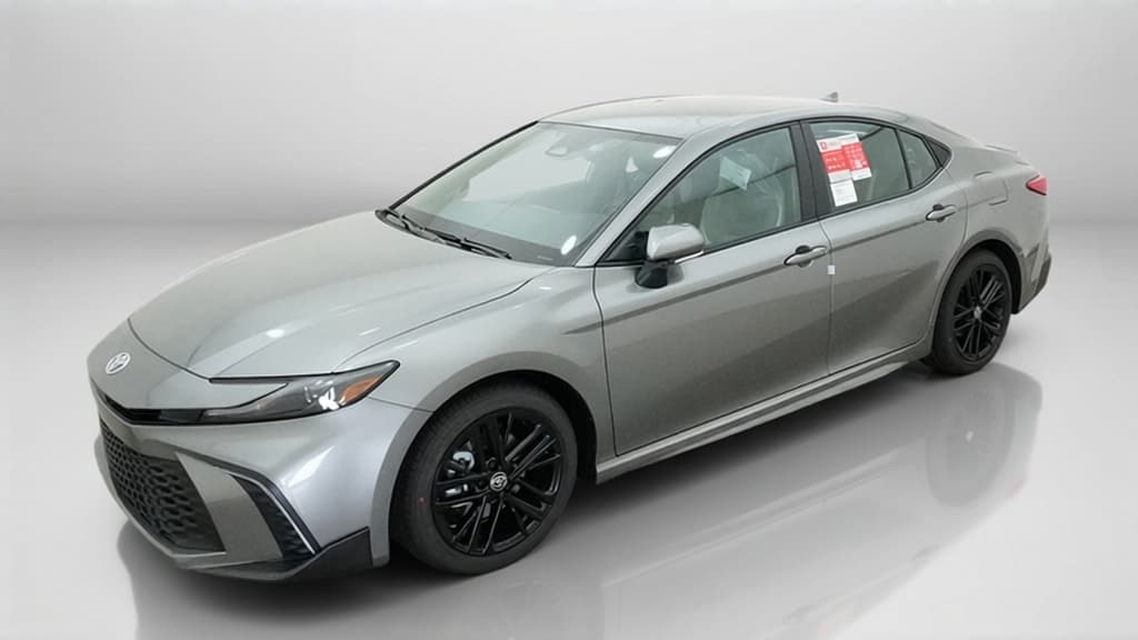 2026 Toyota Camry SE — photo 1 of 17
