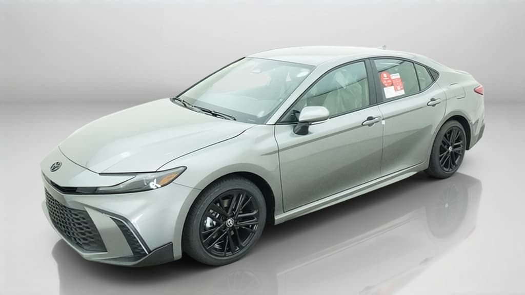 2027 Toyota Camry SE — photo 1 of 17