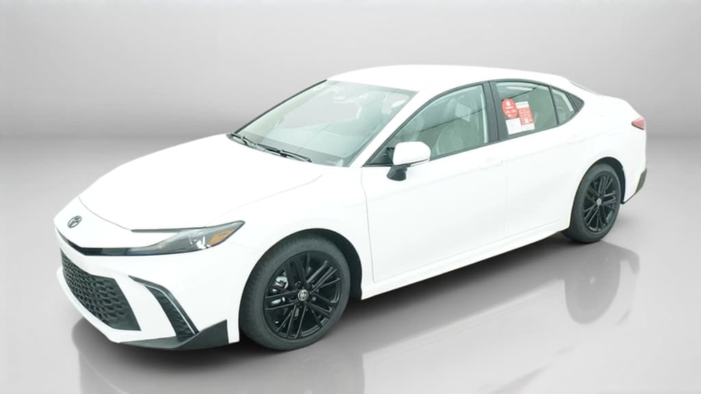 2027 Toyota Camry SE — photo 1 of 17