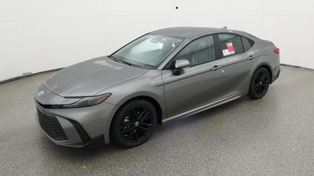 2026 Toyota Camry SE — photo 1 of 33