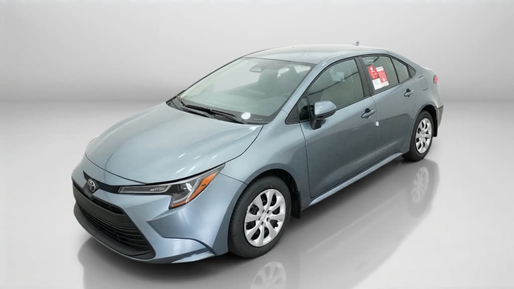 2027 Toyota Corolla LE — photo 1 of 17