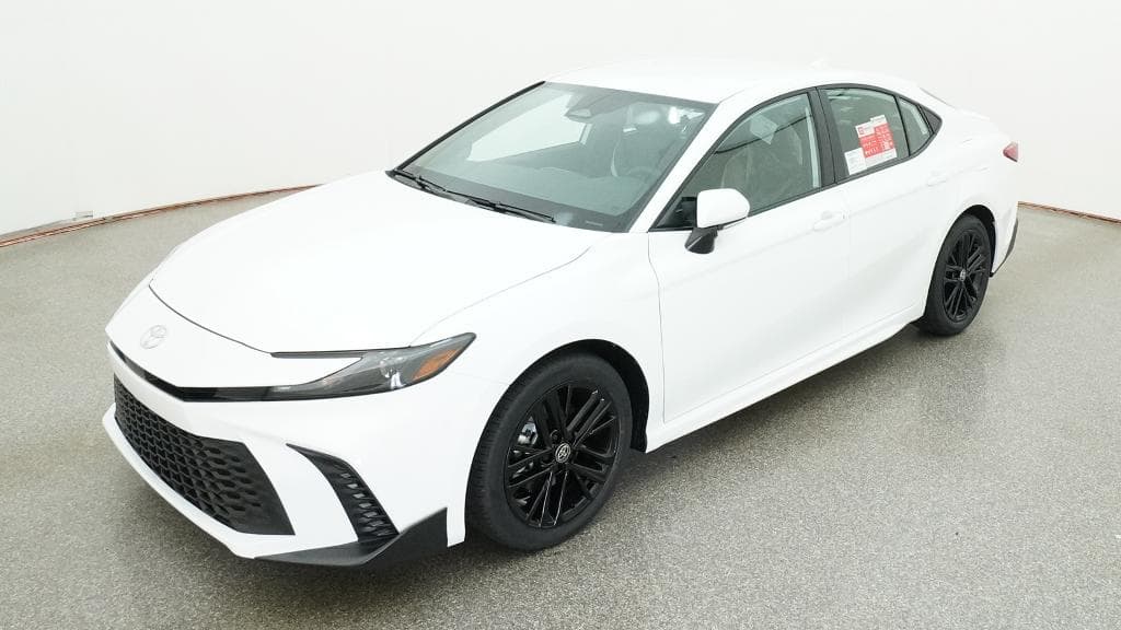 2026 Toyota Camry SE — photo 1 of 33