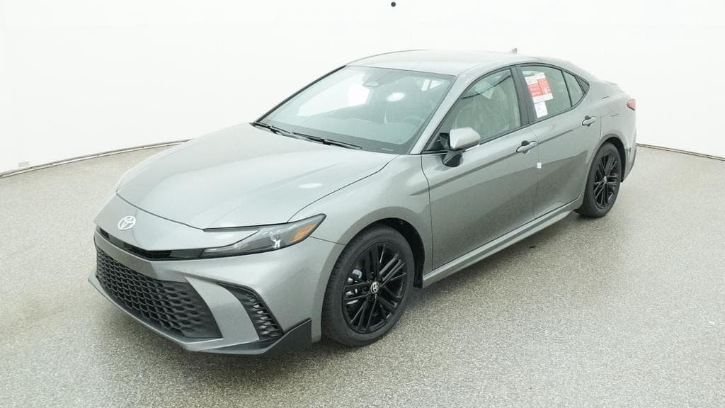 2026 Toyota Camry SE — photo 1 of 33