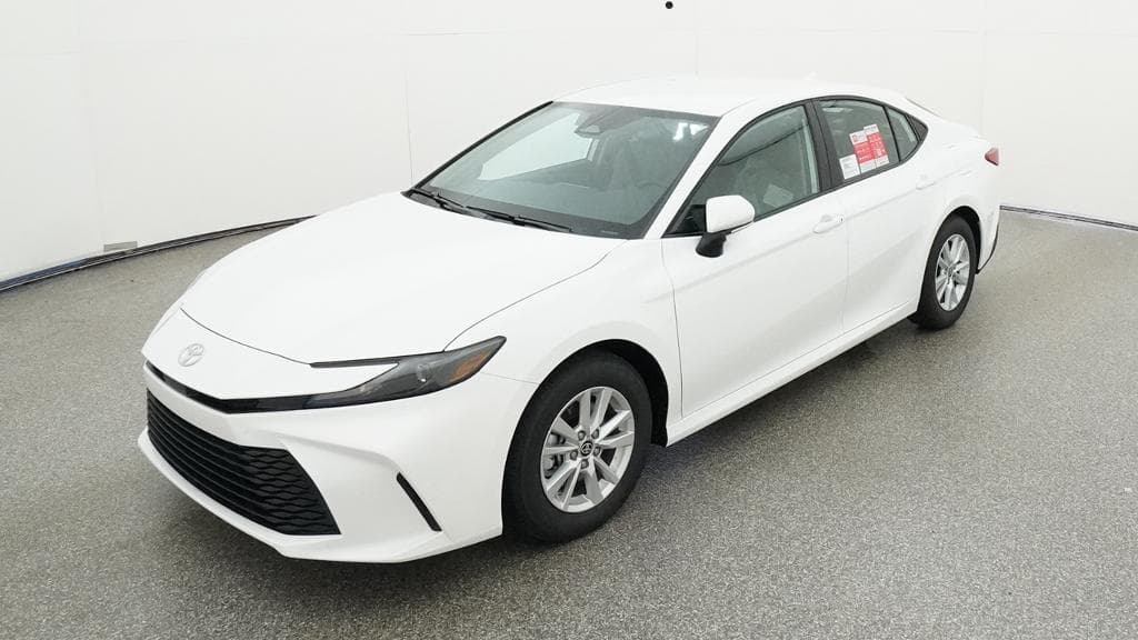 2026 Toyota Camry LE — photo 1 of 33