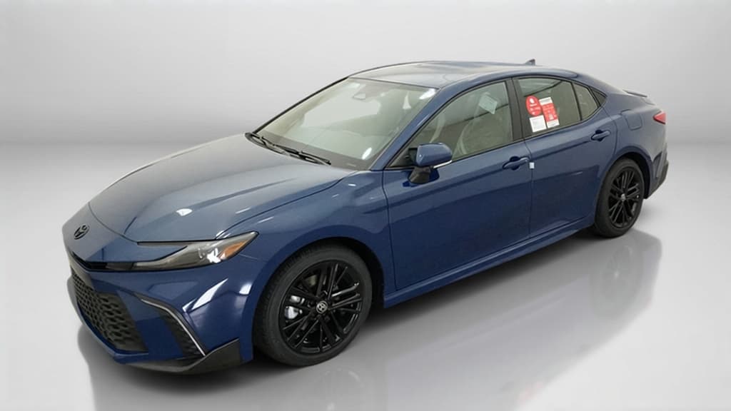 2027 Toyota Camry SE — photo 1 of 17
