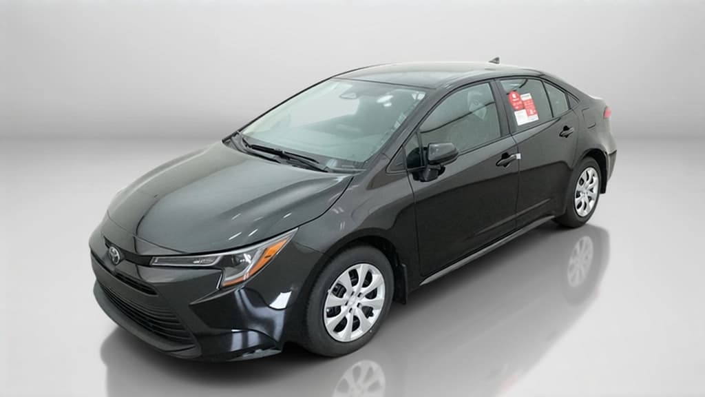 2027 Toyota Corolla LE — photo 1 of 17