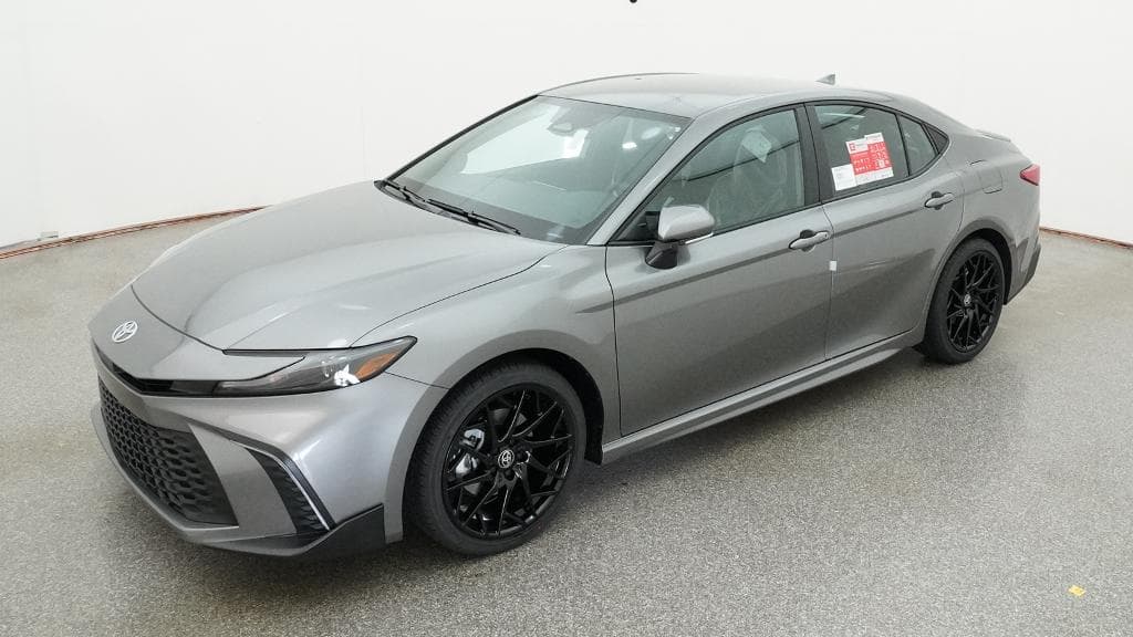 2026 Toyota Camry SE — photo 1 of 33