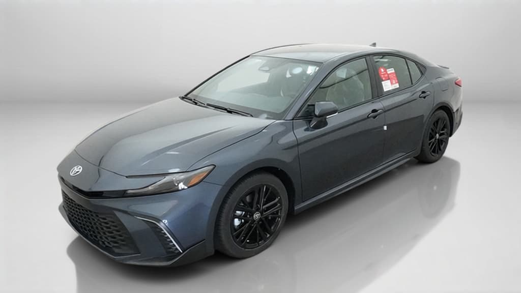 2027 Toyota Camry SE — photo 1 of 17