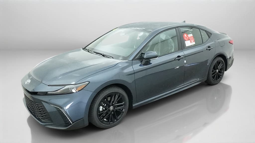 2027 Toyota Camry SE — photo 1 of 17
