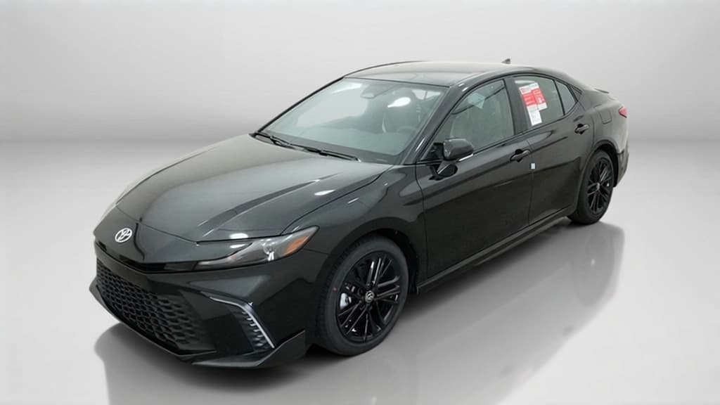 2026 Toyota Camry SE — photo 1 of 17