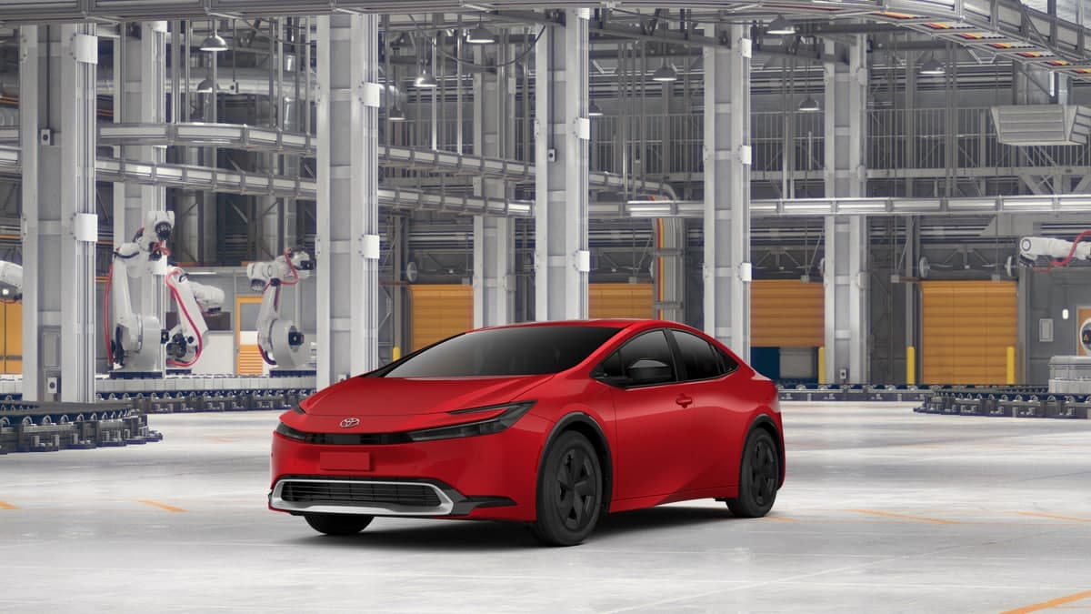 2027 Toyota Prius Plug-In Hybrid SE — photo 1 of 22