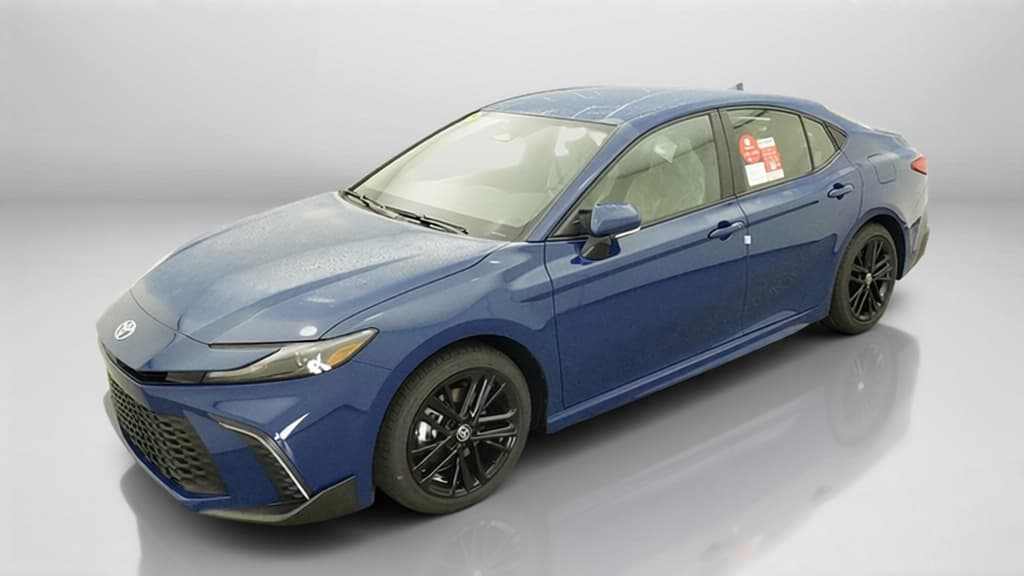 2027 Toyota Camry SE — photo 1 of 17